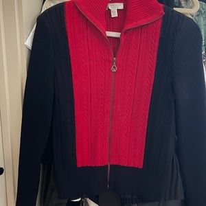 Selling my St. John sweater in great conditions !